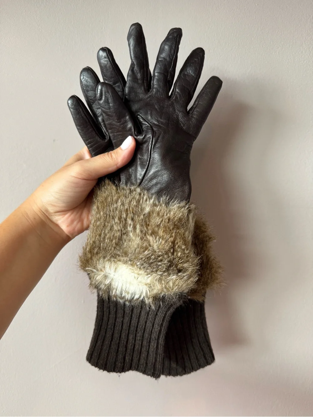 Club Monaco Women’s Chocolate Brown Leather Wool Cashmere Gloves Size Small